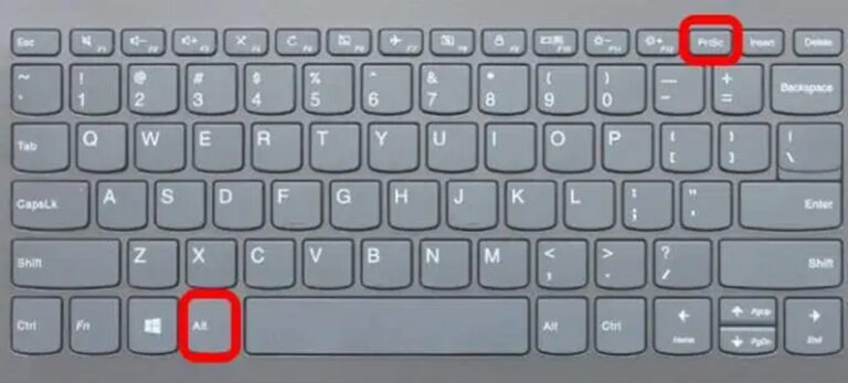 Take a screenshot in windows 11 Using Alt + PrtSrn Shortcut step 1